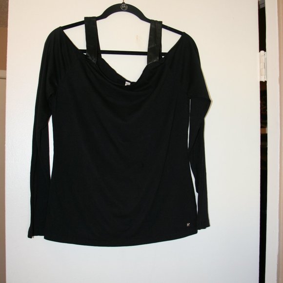 COPY - Fabletics Black Khole Cold Shoulder Activewear Size XL - Picture 3 of 4